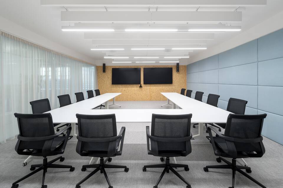 Royal Ahrend office project interior view MSF Shared IT Service Center in Prague TD08