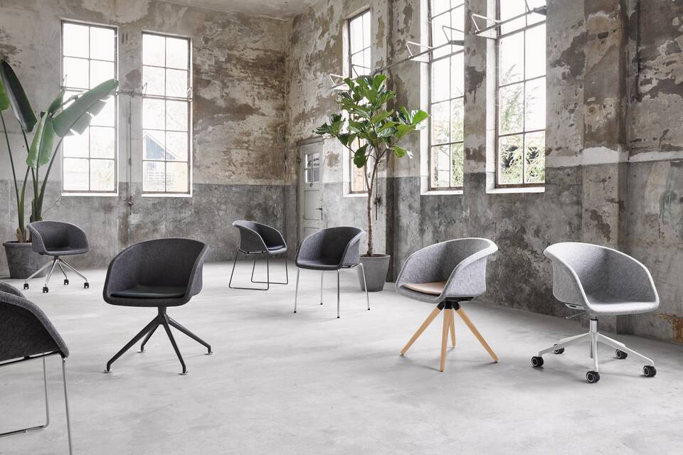 Well Armchair   squarexxl