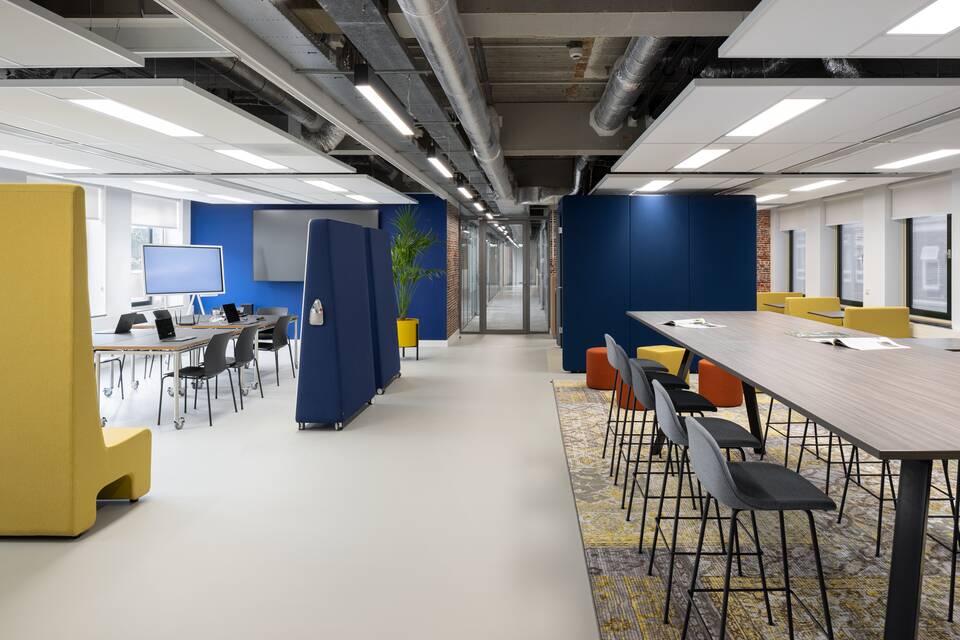 Royal Ahrend governement project interior view of Police department Mid Netherlands in Utrecht SP07