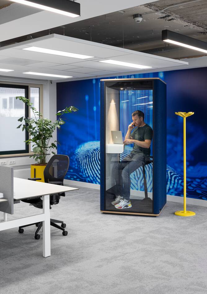 Royal Ahrend governement project interior view of Police department Mid Netherlands in Utrecht SP05
