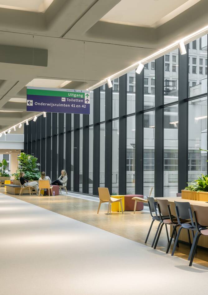 Erasmus MC Royal Ahrend healthcare project interior view of Erasmus MC in Rotterdam MVDB2963