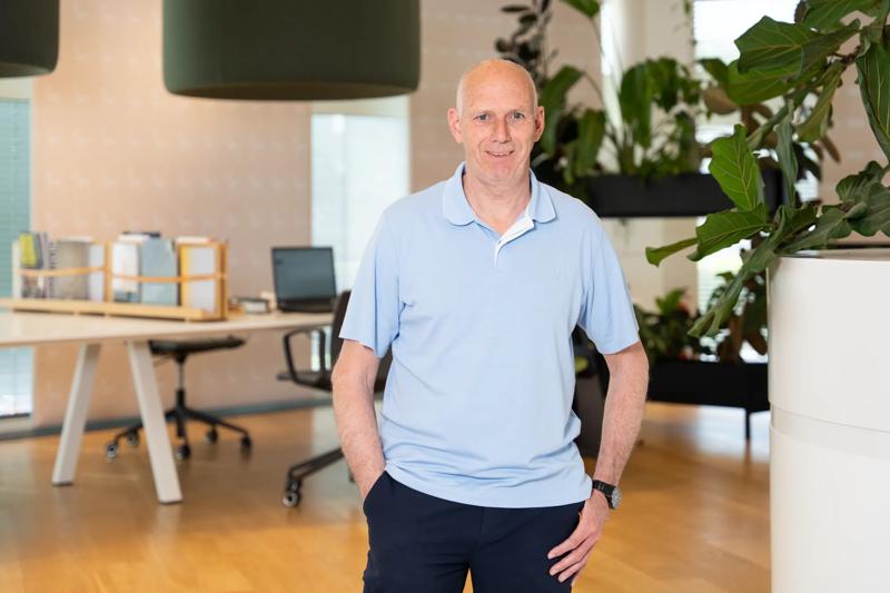 Colour portrait workplace of John Meijs