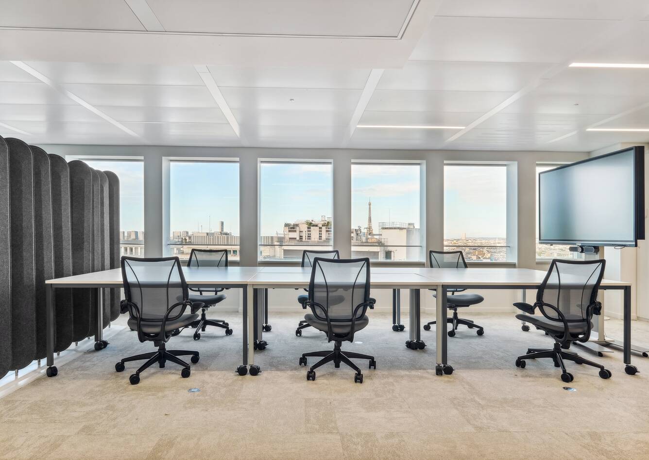 Royal Ahrend office project interior view of MGEN in Paris 15