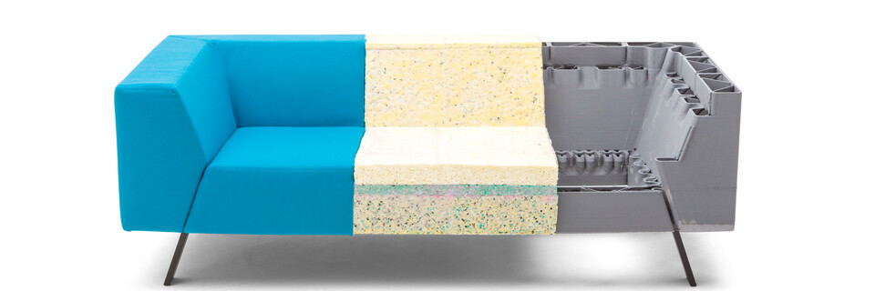 Gispen Sett CE Low 2,5 seat partly in divina 3 836 lightblue with foam front view