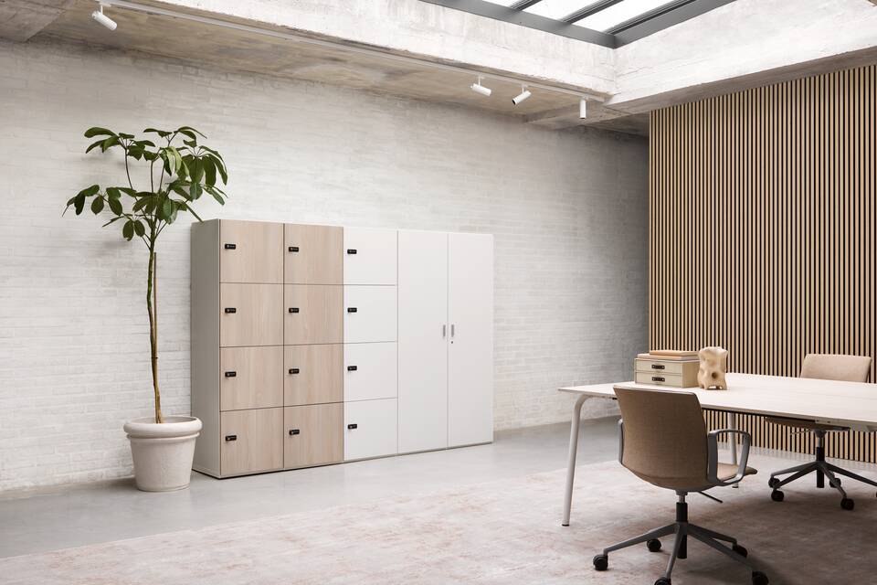 Hyll, Fount, Well   squarexxl