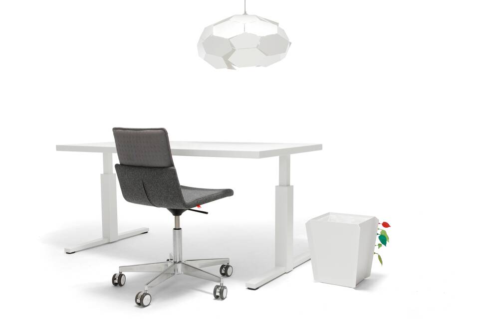Gispen SteelTop T legged table with pure white RAL 9010 frame and tabletop and Triennial Work office chair with white Binit wastebin and Thunderball pendant lamp and leaves front right view
