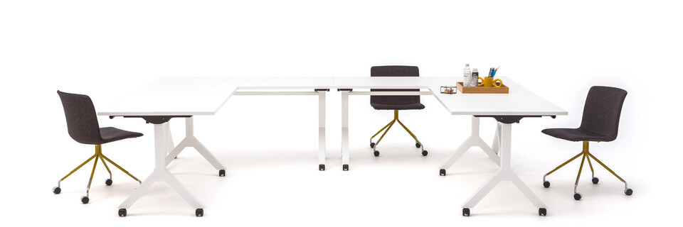 Gispen Dukdalf folding tables setup styled with nomi work and dombo