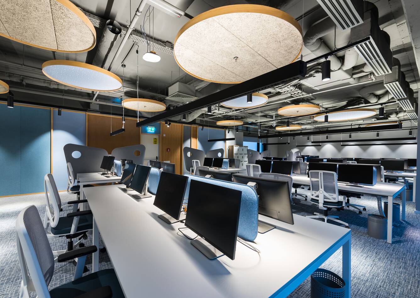 Royal Ahrend office project interior view of Microsoft in Bucharest LV011