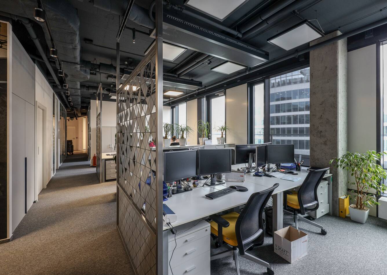 Royal Ahrend office project interior view of OTIS in Prague 4948