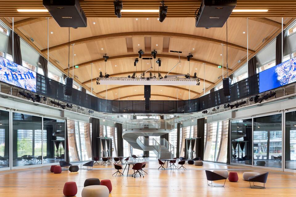 Royal Ahrend office project interior view of IBM Client Center in Milan FI017