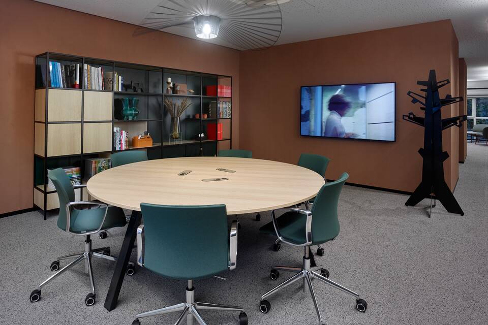 Aero, Well   squarexxl