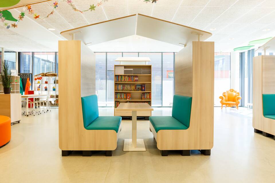 Gispen education project interior view of primary school Olivijn in Almere KF5376