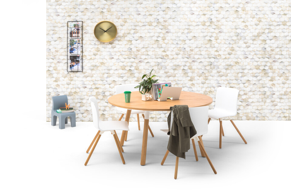 Gispen TEAM Wood round conference table with oak legs and white frame and tabletop with white Nomi Wood chairs styled and Beehive backpanel front view