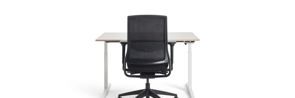 Ahrend Home HVM desk in white with oak tabletop and black Zinn Smart 20 office chair with 4D armrests front view