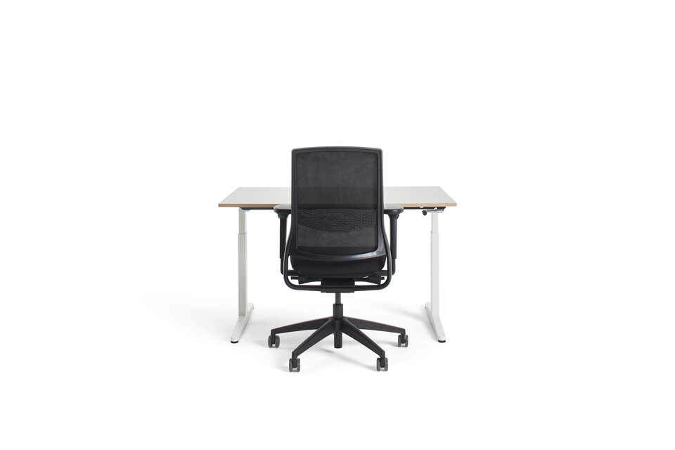 Ahrend Home HVM desk in white with oak tabletop and black Zinn Smart 20 office chair with 4D armrests front view