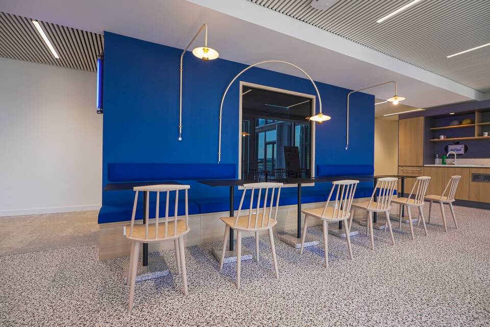 Royal Ahrend office project interior view of Total Energies in Brussels MLV15