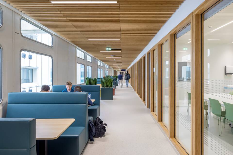 Erasmus MC Royal Ahrend healthcare project interior view of Erasmus MC in Rotterdam MVDB2900