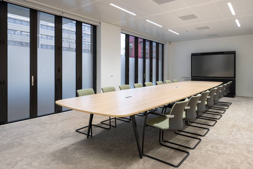 Royal Ahrend government project interior view of government meeting cafe in Amsterdam SP02