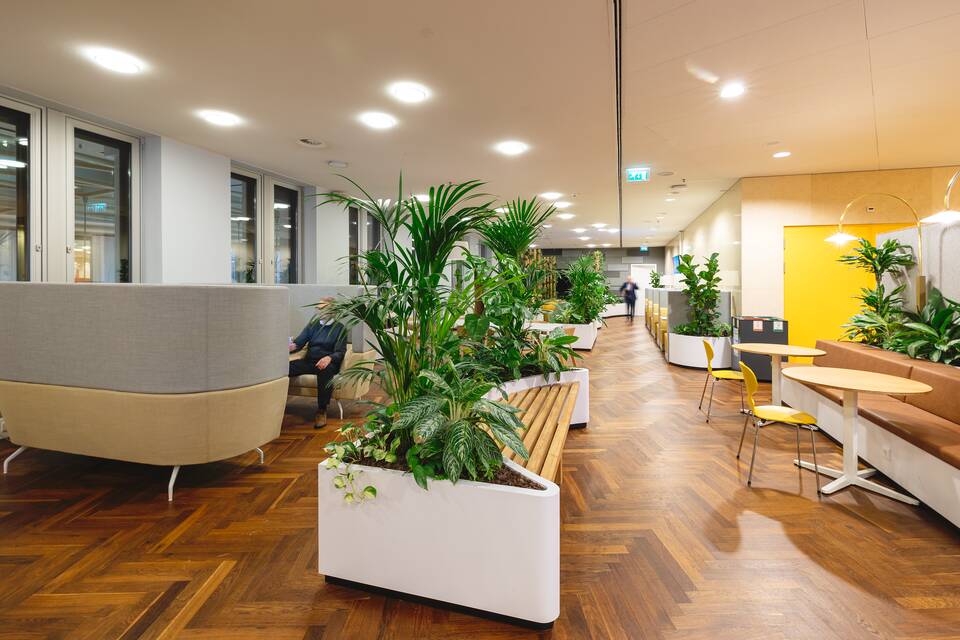 Gispen government project interior view of FMHaaglanden Turfmarkt in The Hague CTH04B