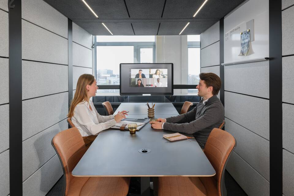 Qabin Meet XL Gather low, Well Royal Ahrend interior view of Inspiration Centre AIC in Amsterdam SP13