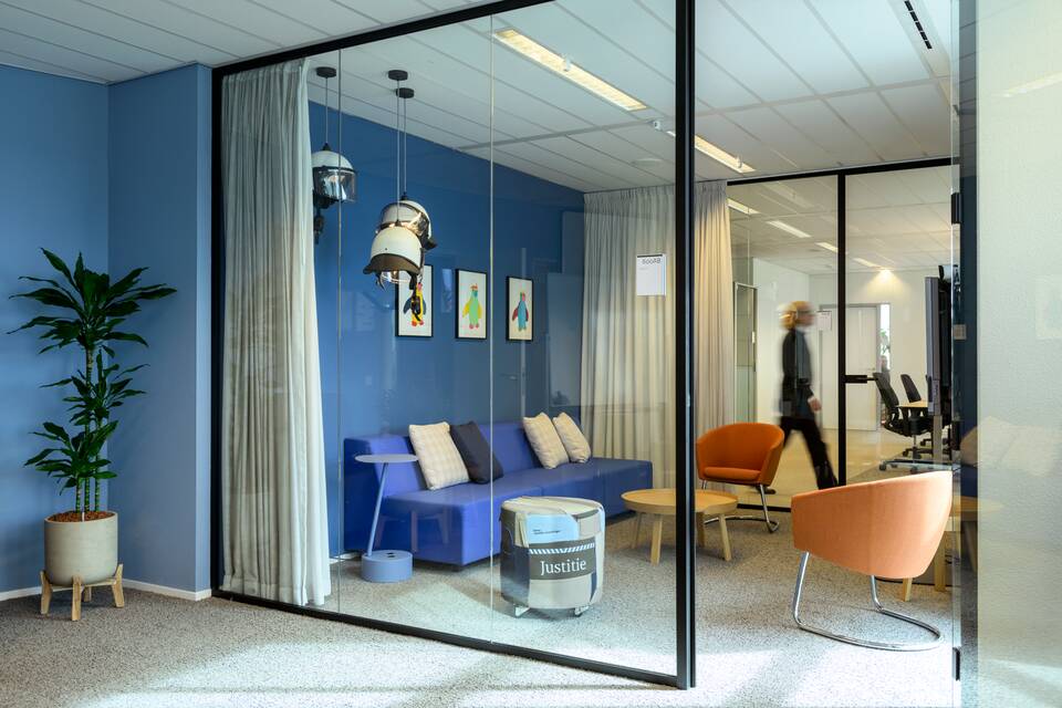 Gispen government project interior view of Rijkshub in Leiden MB09