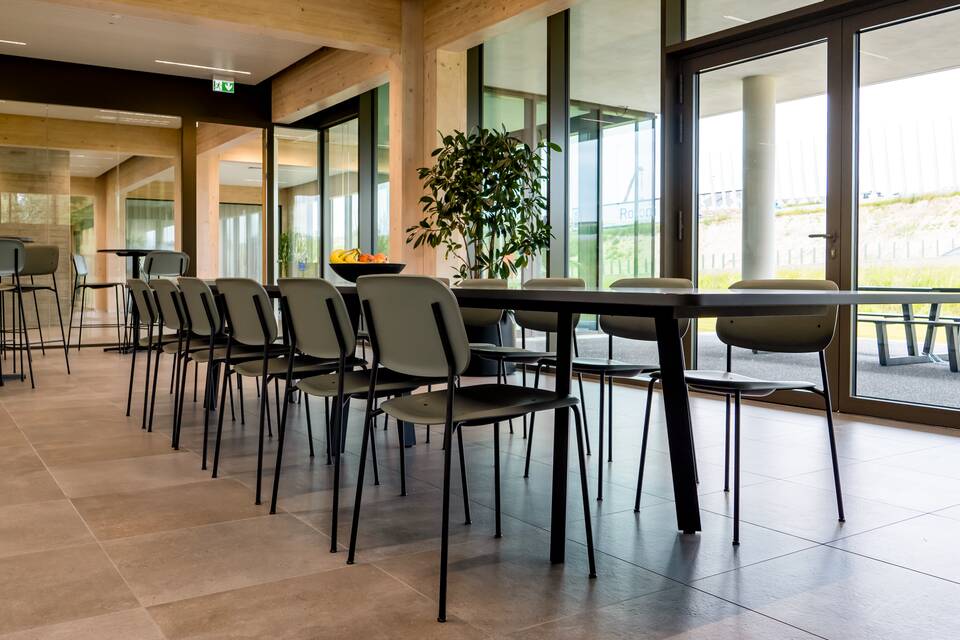 Royal Ahrend office project interior view of Van Laere in Zwijndrecht MLV534