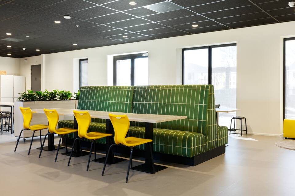 Gispen education project interior view of primary school IKC Muiderkring in Muiden KF5337