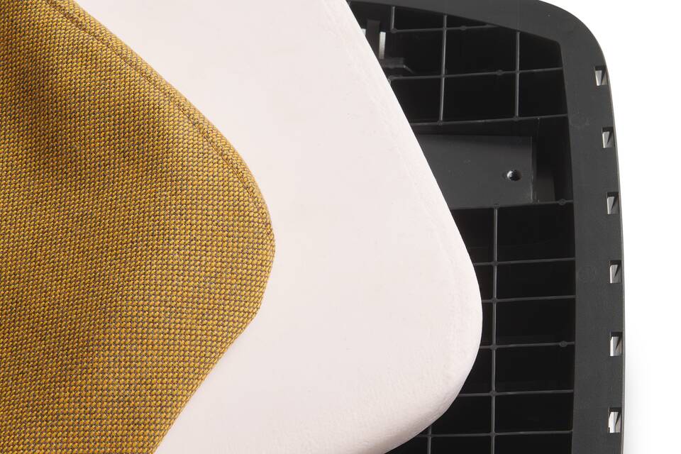 Gispen ZINN office chair seating with removable upholstery and foam bottom view