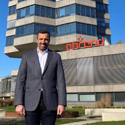 Ahrend Portrait Romain Bourboulon in front of office Sint Oedenrode