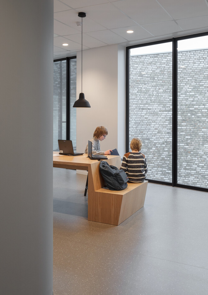 Royal Ahrend education project Carmel College Salland in Raalte 03