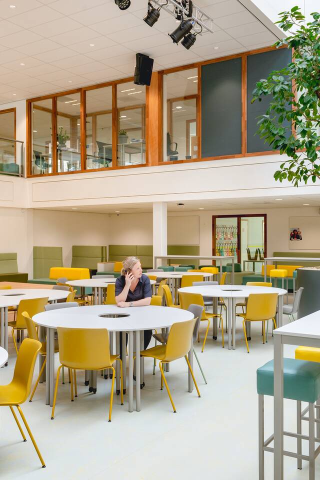Gispen education project interior view of Leonardo College in Leiden CTH05