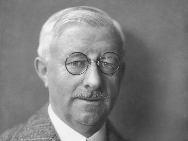 Black and white portrait of Jacobus Ahrend