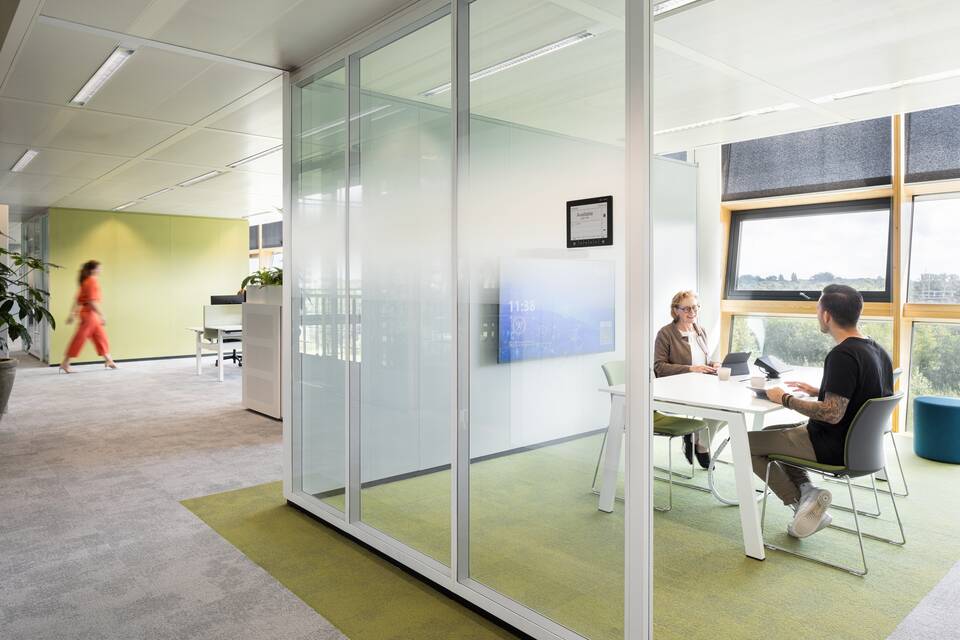 Ahrend office project interior view of NXP in Eindhoven SP01