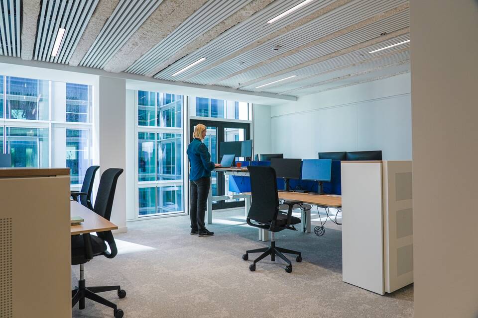 Royal Ahrend office project interior view of Total Energies in Brussels MLV18