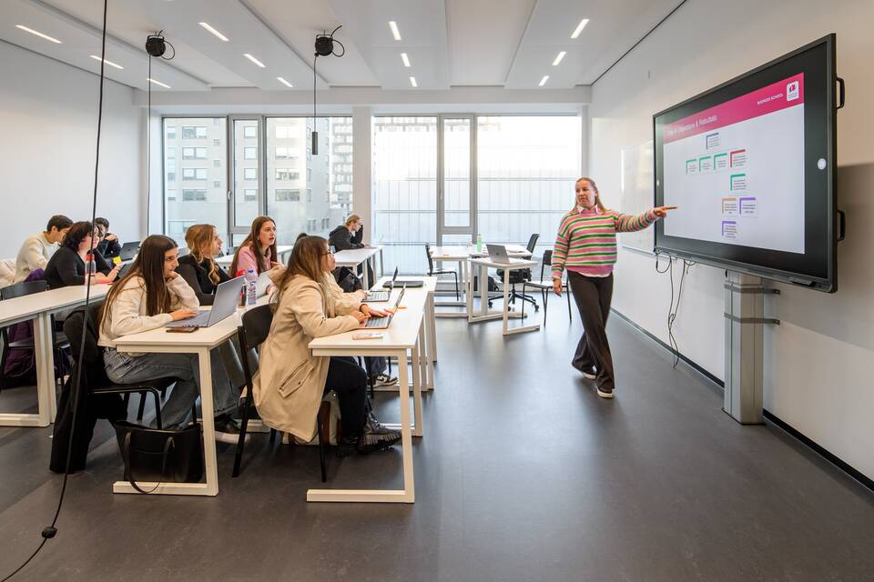 Gispen education project interior view of Rotterdam University of Applied Sciences MB09