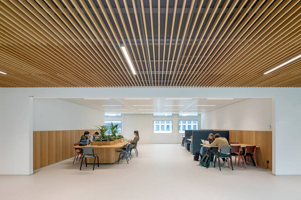 Erasmus MC Royal Ahrend healthcare project interior view of Erasmus MC in Rotterdam MVDB2908
