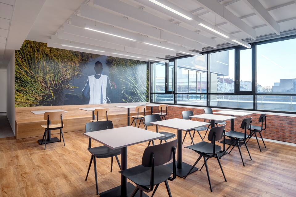 Royal Ahrend office project interior view MSF Shared IT Service Center in Prague TD02