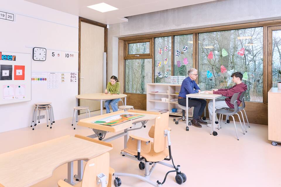 Gispen education healthcare project interior view of Rotterdam Education and Rehabilitation Center in Rotterdam DZK31208