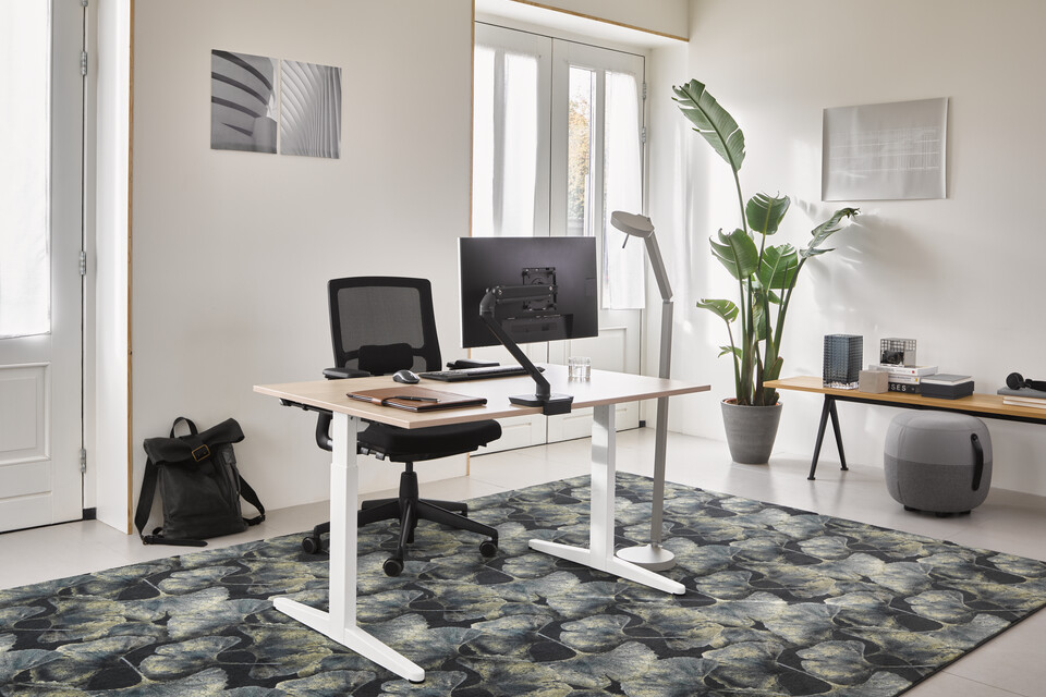 Ahrend Home HVM desk in white with oak tabletop and black A2020 Verta office chair with grey Recharge and Pyramid bench in a work from home setting