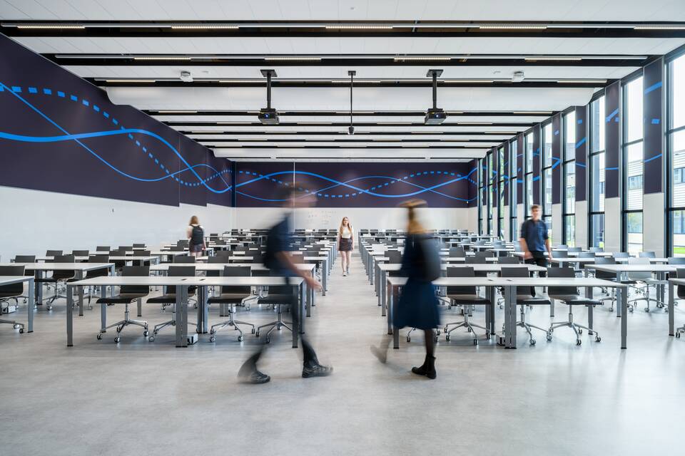 Royal Ahrend education projecter interior view of TU Delft Flux in Delft ME11