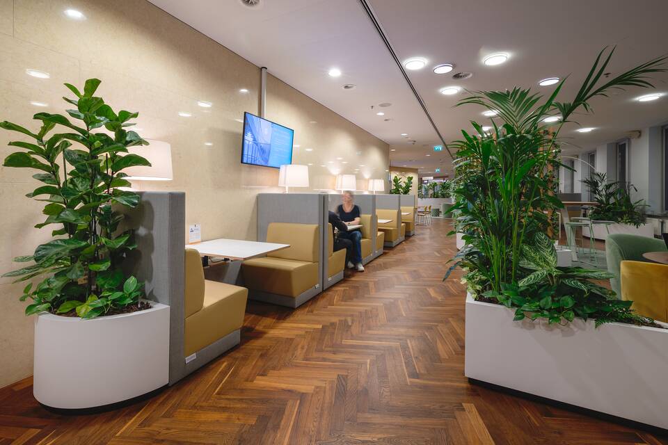 Gispen government project interior view of FMHaaglanden Turfmarkt in The Hague CTH07B