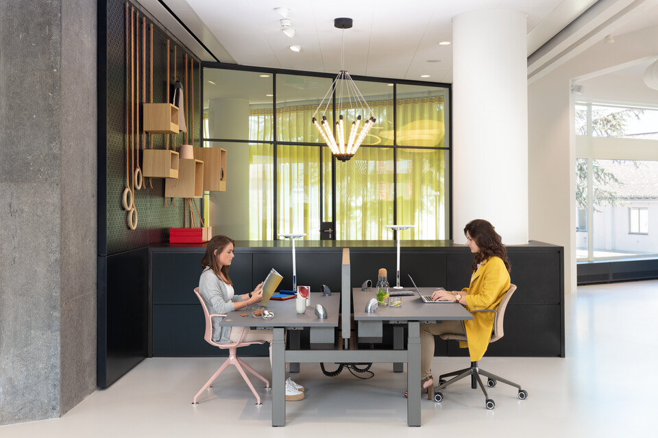 Royal Ahrend Comfort workstation in showroom Sint Oedenrode 09