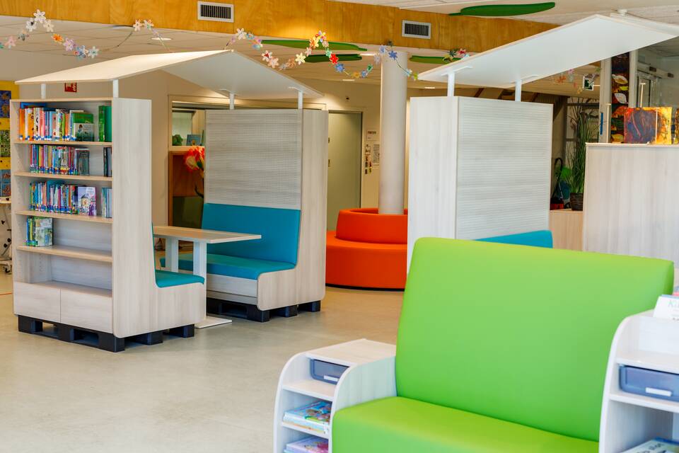 Gispen education project interior view of primary school Olivijn in Almere KF2865