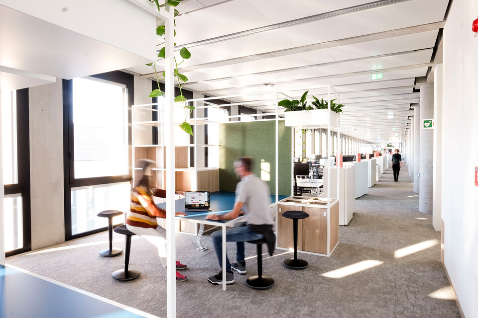 Royal Ahrend office project interior view of GlaxoSmithKline in Verona 8995