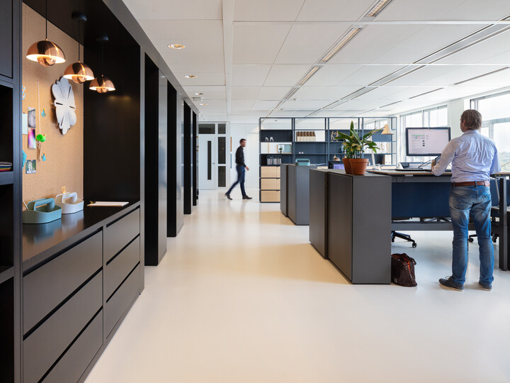 Royal Ahrend Inspiration Centre in Amsterdam 190616