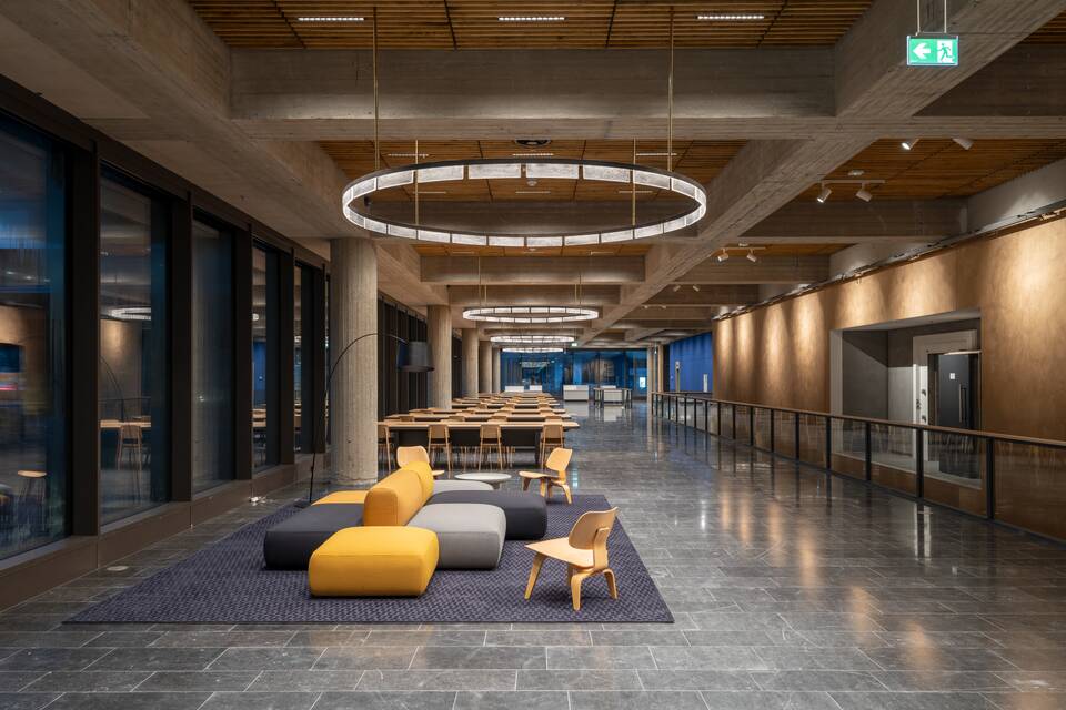 Royal Ahrend government project interior view of De Nederlansche Bank in Amsterdam OvD1450