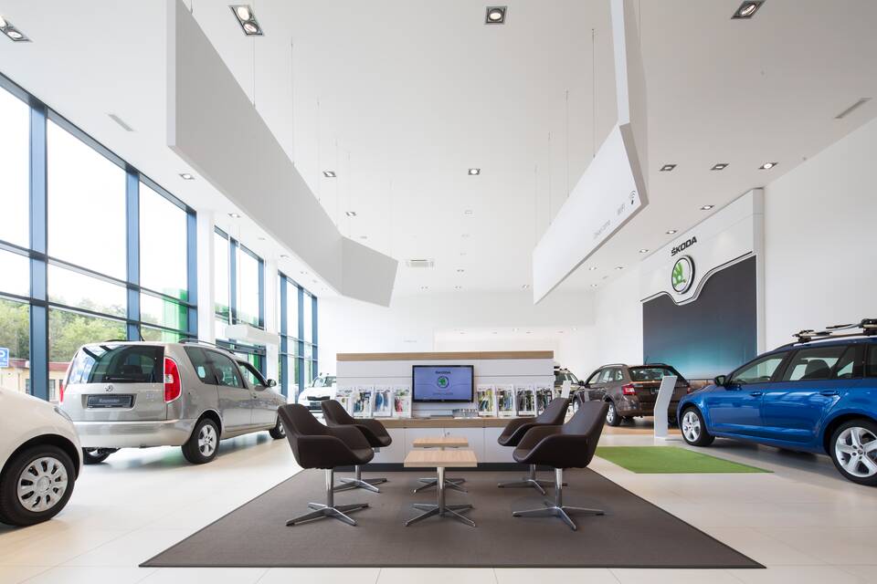 Royal Ahrend store furnishing project interior view of ŠKODA AUTO dealer Auto Dryml in Pardubice Czech Republic jrs3208