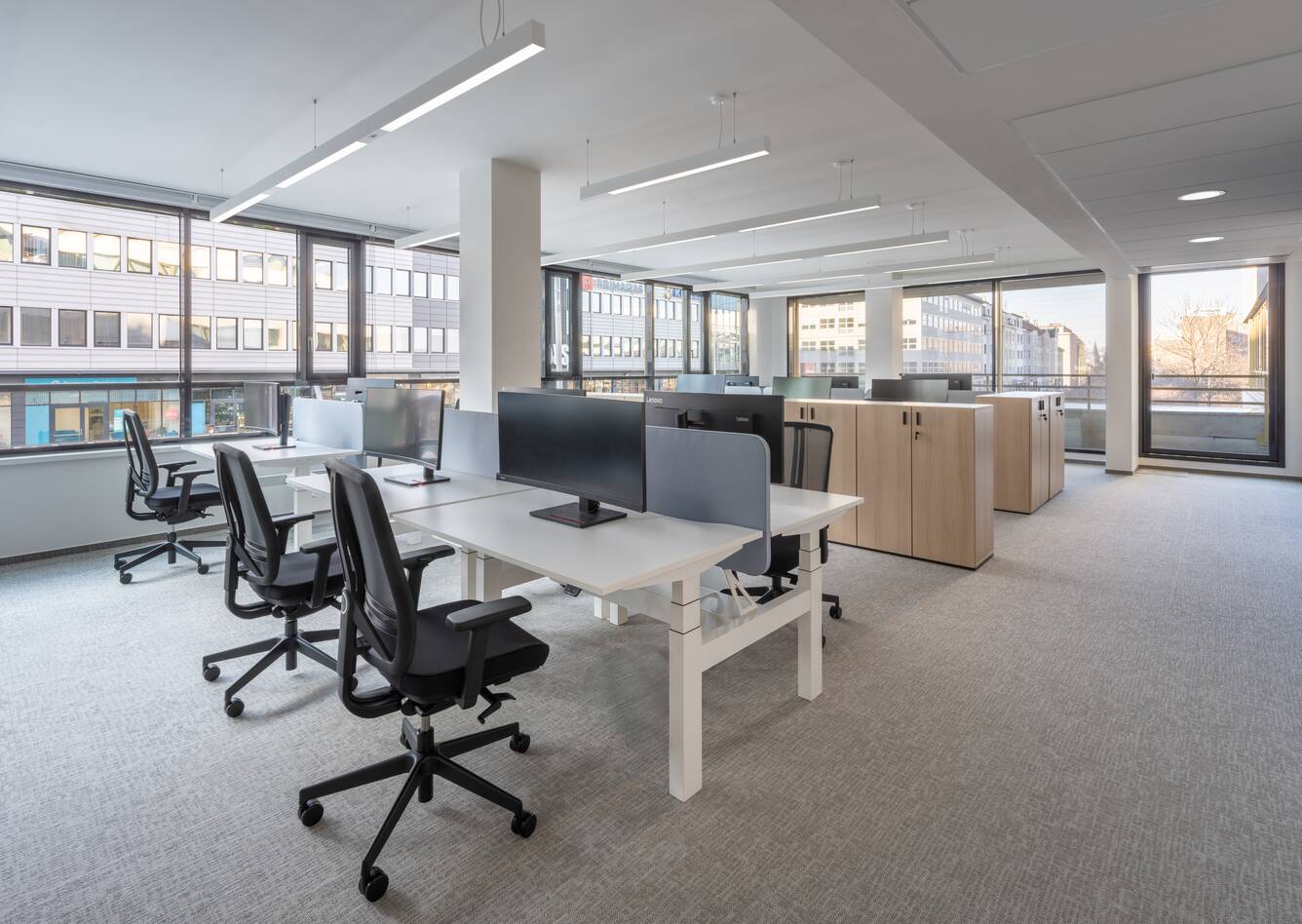 Royal Ahrend office project interior view MSF Shared IT Service Center in Prague TD09