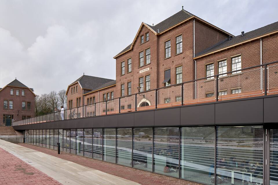 Ahrend education project exterior view of Maastricht University Tapijn RT0116