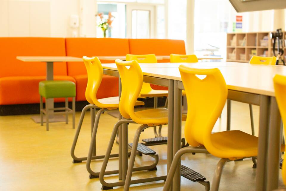 Gispen education project interior view of primary school De Woordhof in Hummelo KF4831